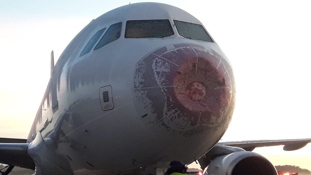 Voo da Latam que ia de São Paulo a Santiago desvia para Buenos Aires após turbulência e granizo