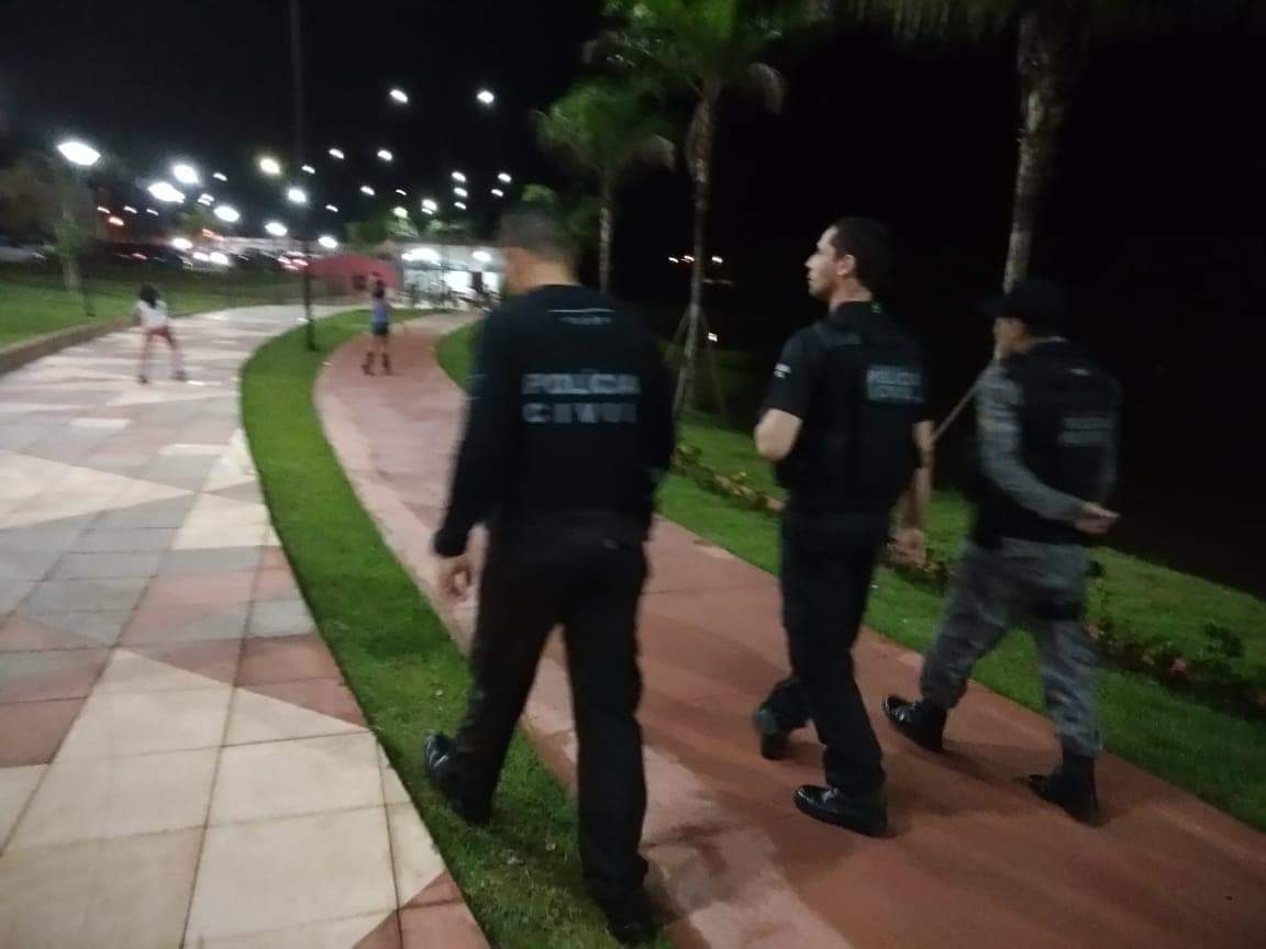 Após denúncia, prefeitura limpa sujeira e Polícia Militar passará a fazer segurança no Lago do Amor
