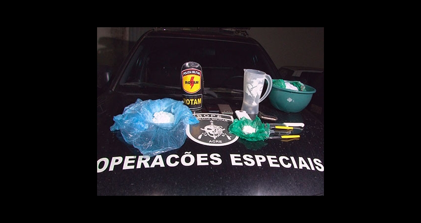 Bope prende três pessoas e apreende cocaína e material de preparo em Rio Branco