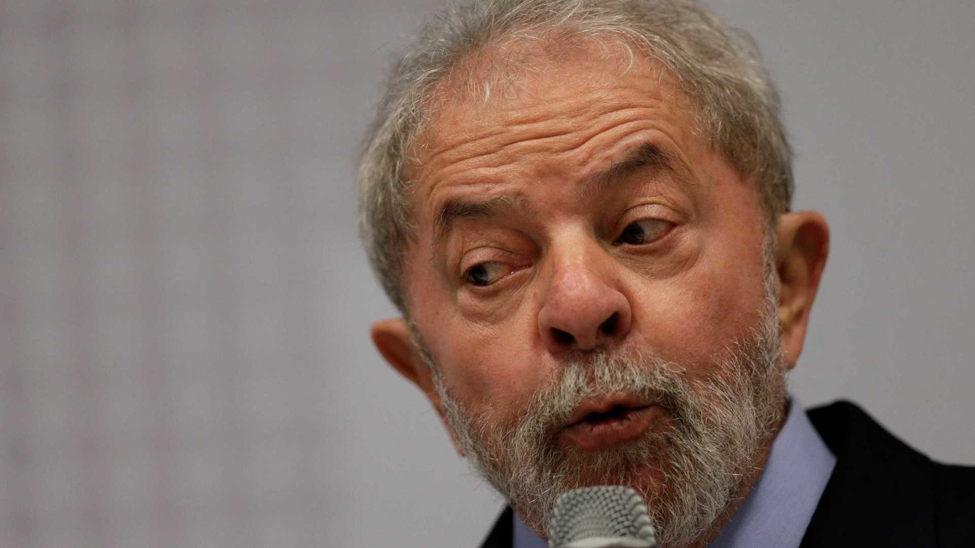 Apoiadores de Lula desmontam acampamento em Curitiba; vigília continua