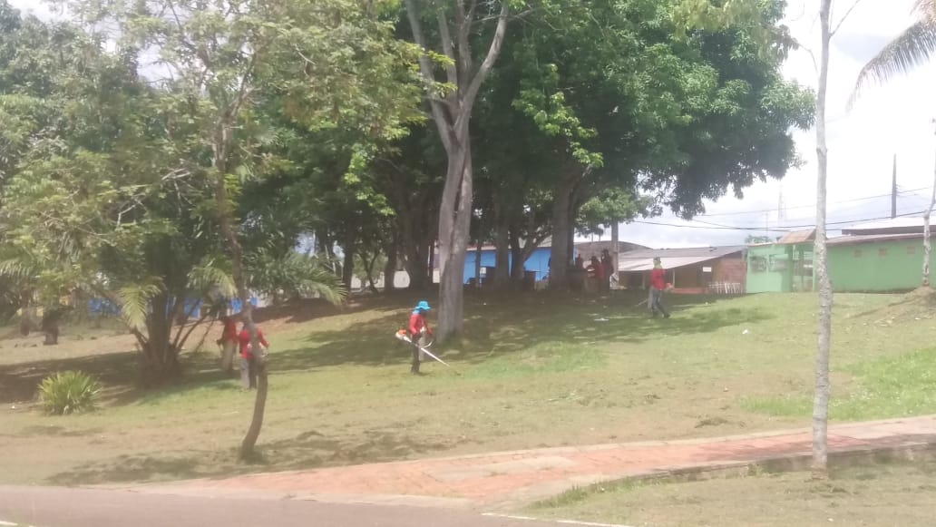 Projeto que coloca presos limpando espaços públicos no Acre pode acabar por corte de verbas