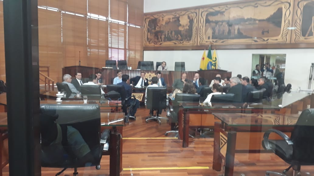 Deputados aprovam projeto que dá desconto de 90% das dívidas dos empresários
