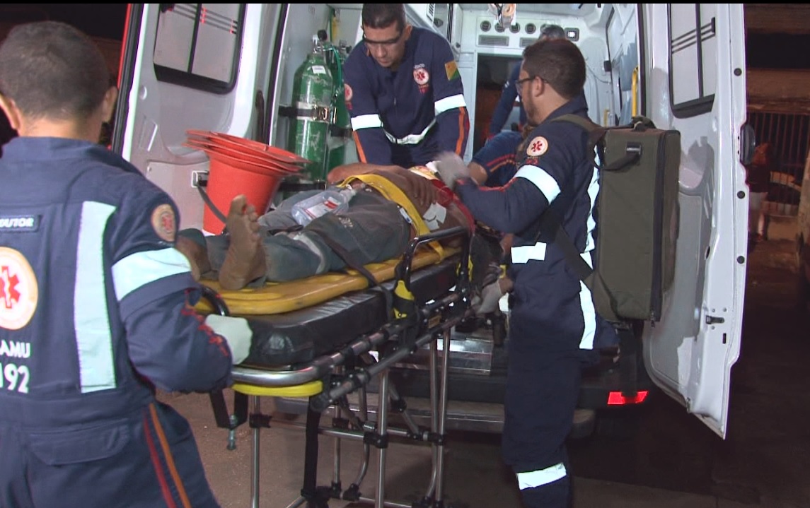 Após colisão com moto, ciclista é encaminhado ao Pronto Socorro em estado grave