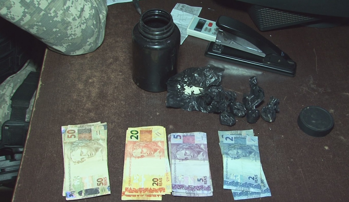 Polícia prende dupla com drogas e dinheiro na Baixada do São Francisco