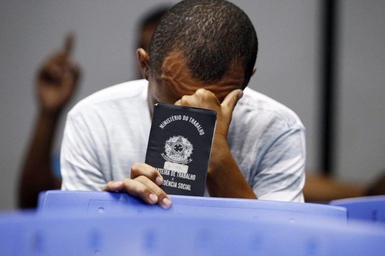 Desemprego no Brasil cai de 14% para 11%, informa pesquisa divulgada pelo IBGE