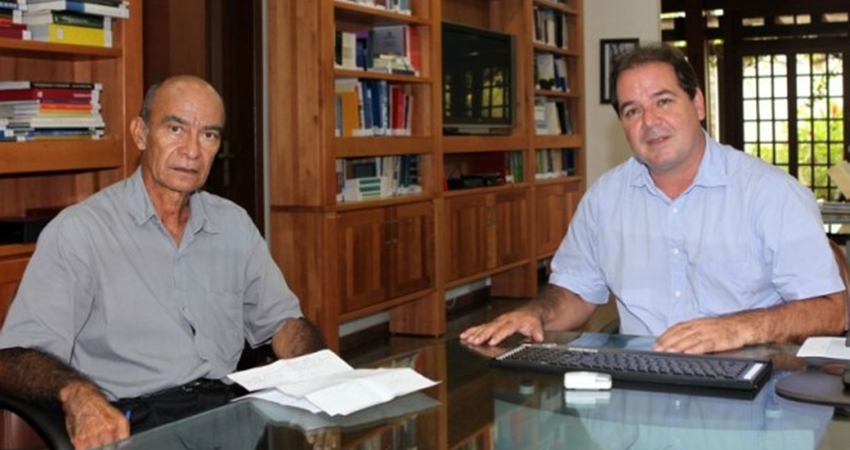 Tião Viana não poupa aliados políticos e manda demitir ex-prefeito do Jordão