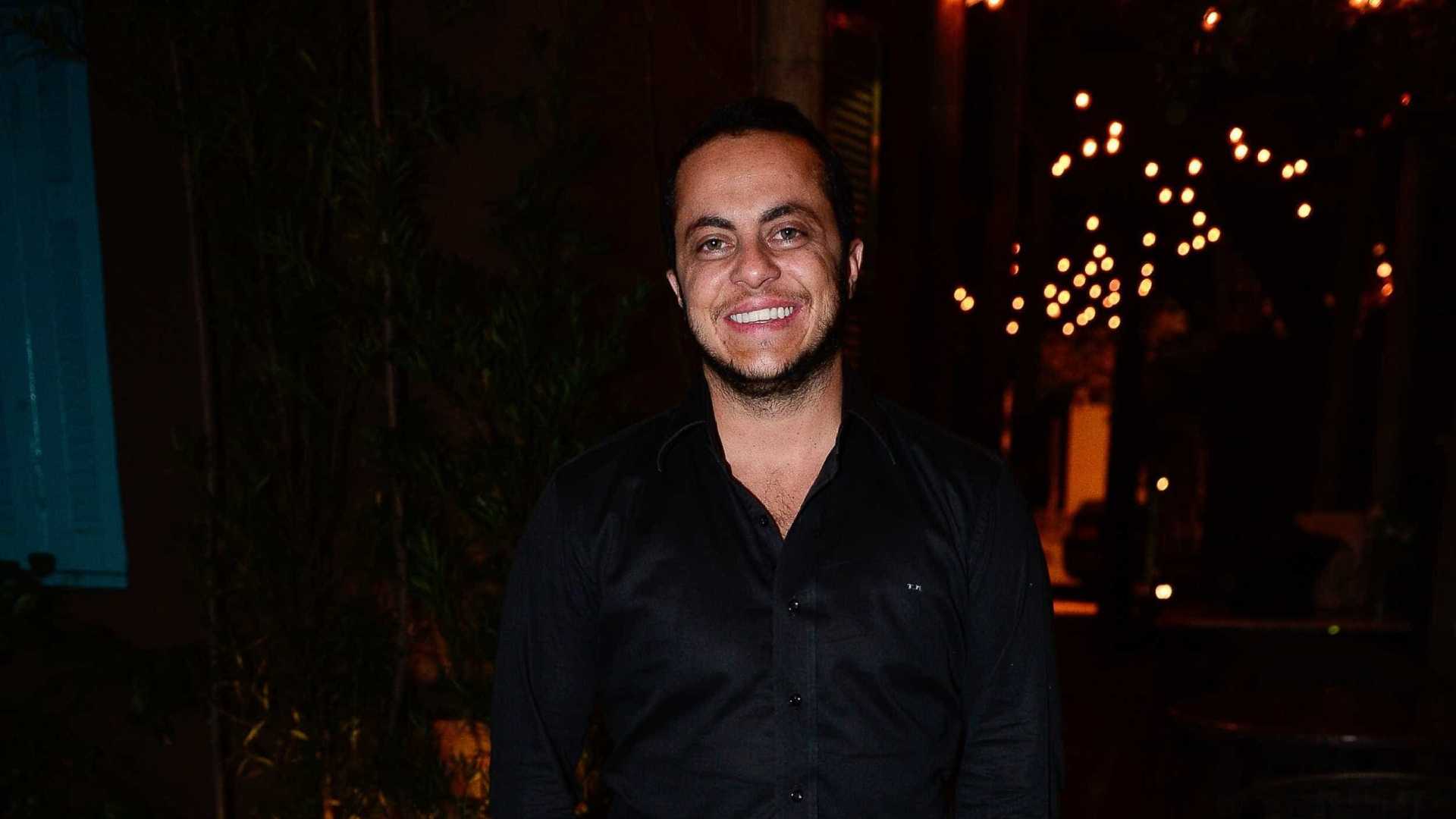 Ao lado de Cauã, Thammy disputa título de homem mais sexy do ano