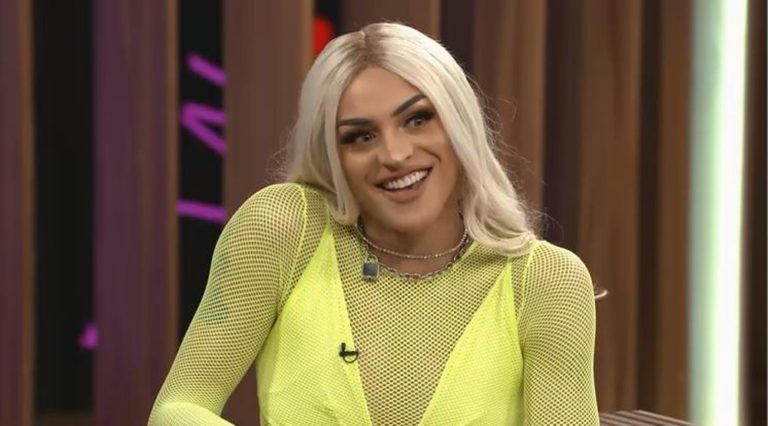 Pabllo Vittar revela que já ficou com fãs: “Me mandem mensagem”