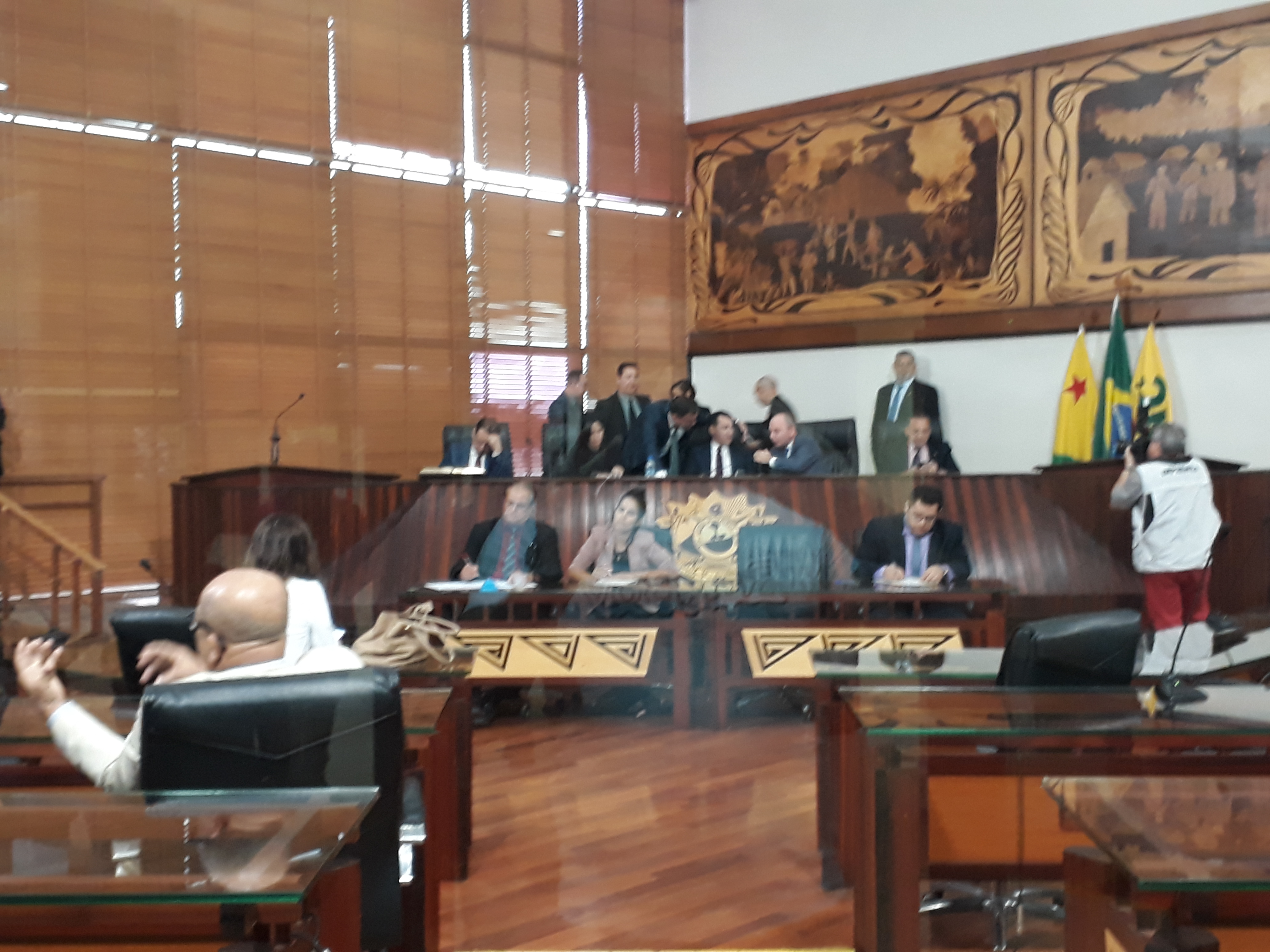 Reforma Administrativa e Orçamento Anual 2019 de Gladson Cameli é aprovado por unanimidade na Aleac