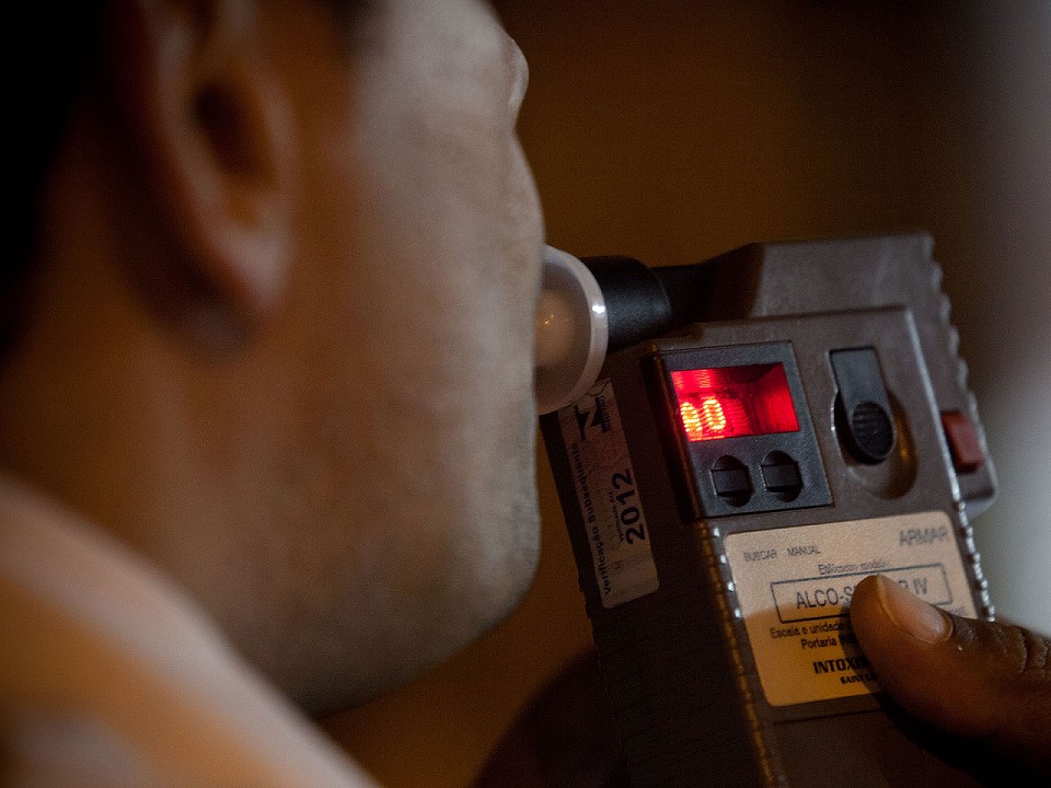 Entra em vigor lei que manda para cadeia motorista que for flagrado dirigindo embriagado