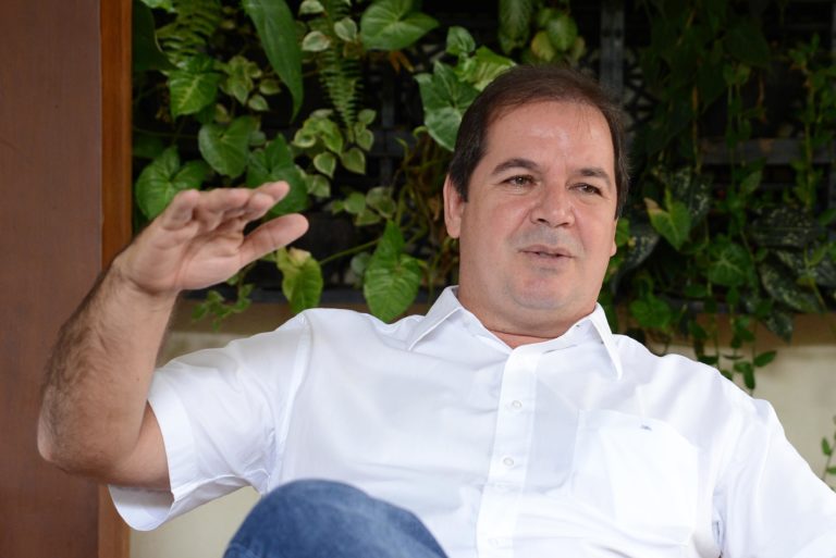 Tião Viana diz que variante do coronavírus circula pesadamente no AC: “Cuidem-se”