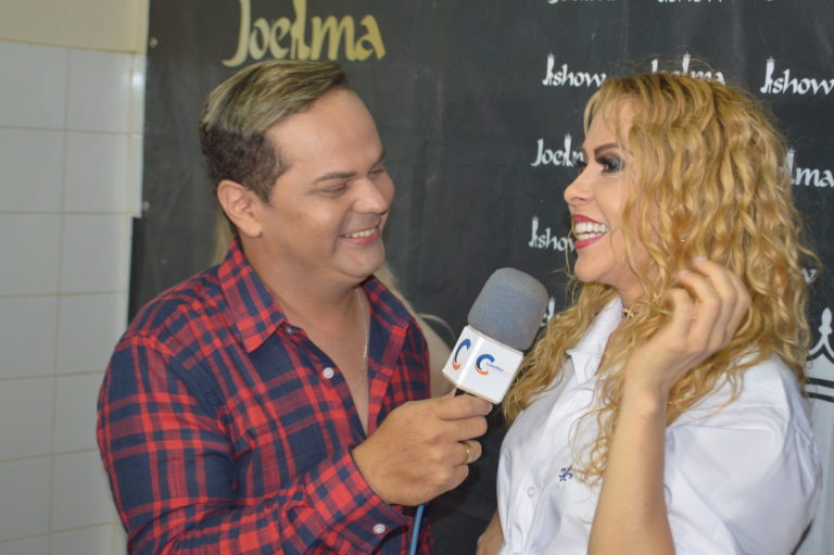 Em entrevista ao portal ContilNet Joelma canta novo sucesso e se emociona com fã cadeirante