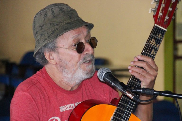 Chuva na Capital inspira compositor Sérgio Souto que faz poesia: “Chove em Rio Branco e chove no meu coração”