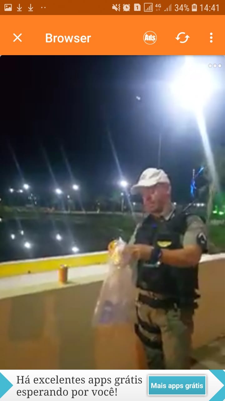 PM recolhe sujeira no Lago do Amor e manda recado aos baderneiros: “Lugar de lixo é no lixo”
