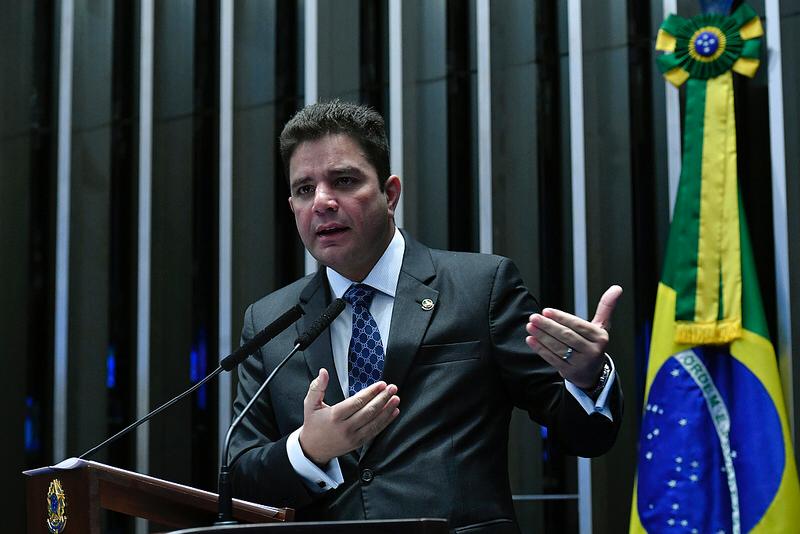 Emocionado, Gladson faz discurso de despedida do Senado Federal para assumir o governo do Acre