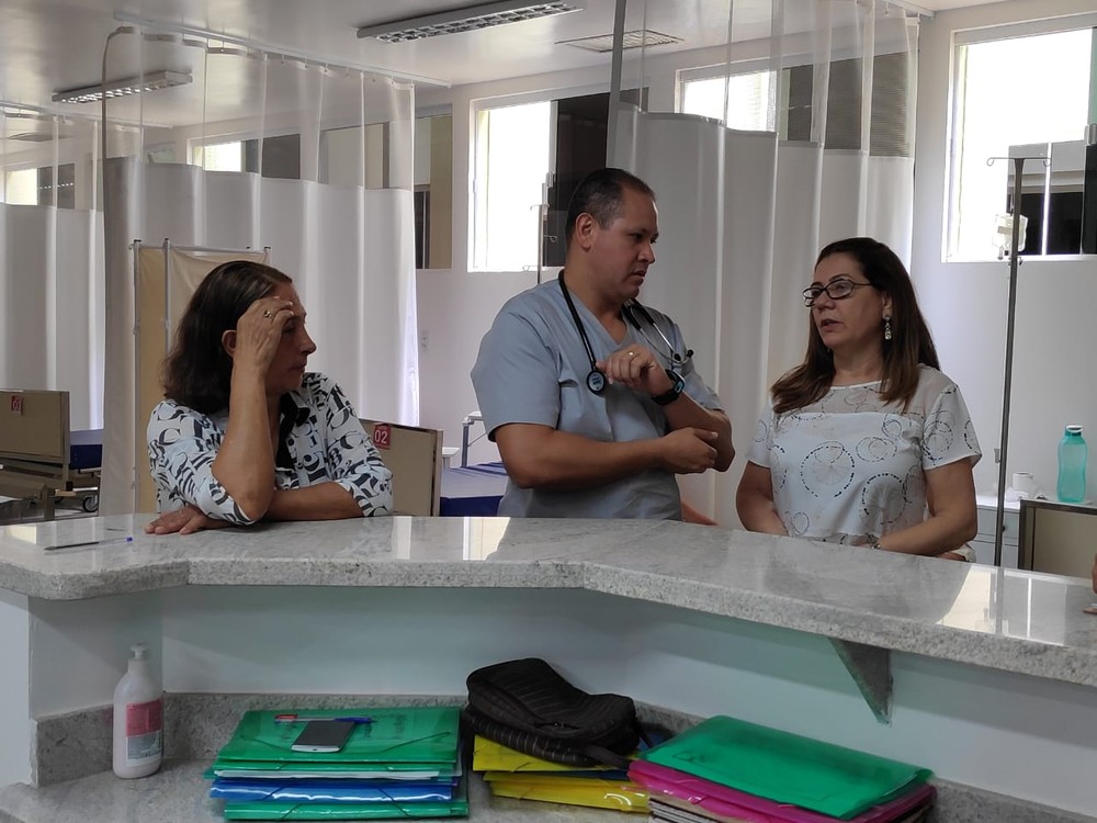 Após denúncia do ContilNet, CRM visita hospital do Alto Acre e vê descaso na saúde pública