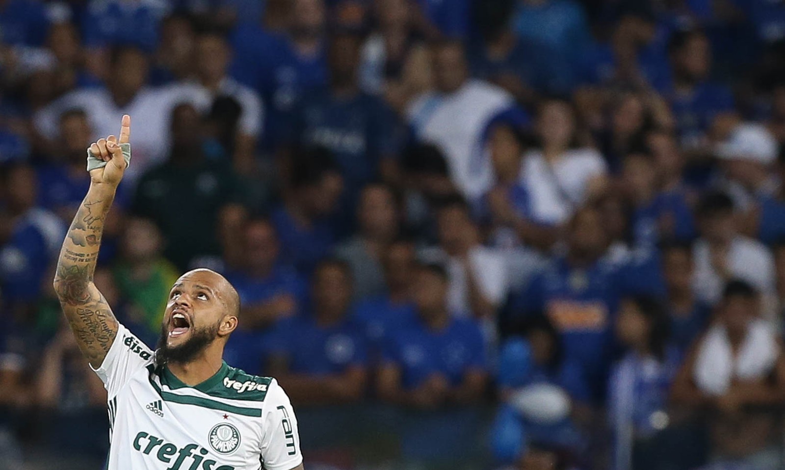 Palmeiras aguarda posição de Felipe Melo e promete endurecer eventual negócio com Flamengo