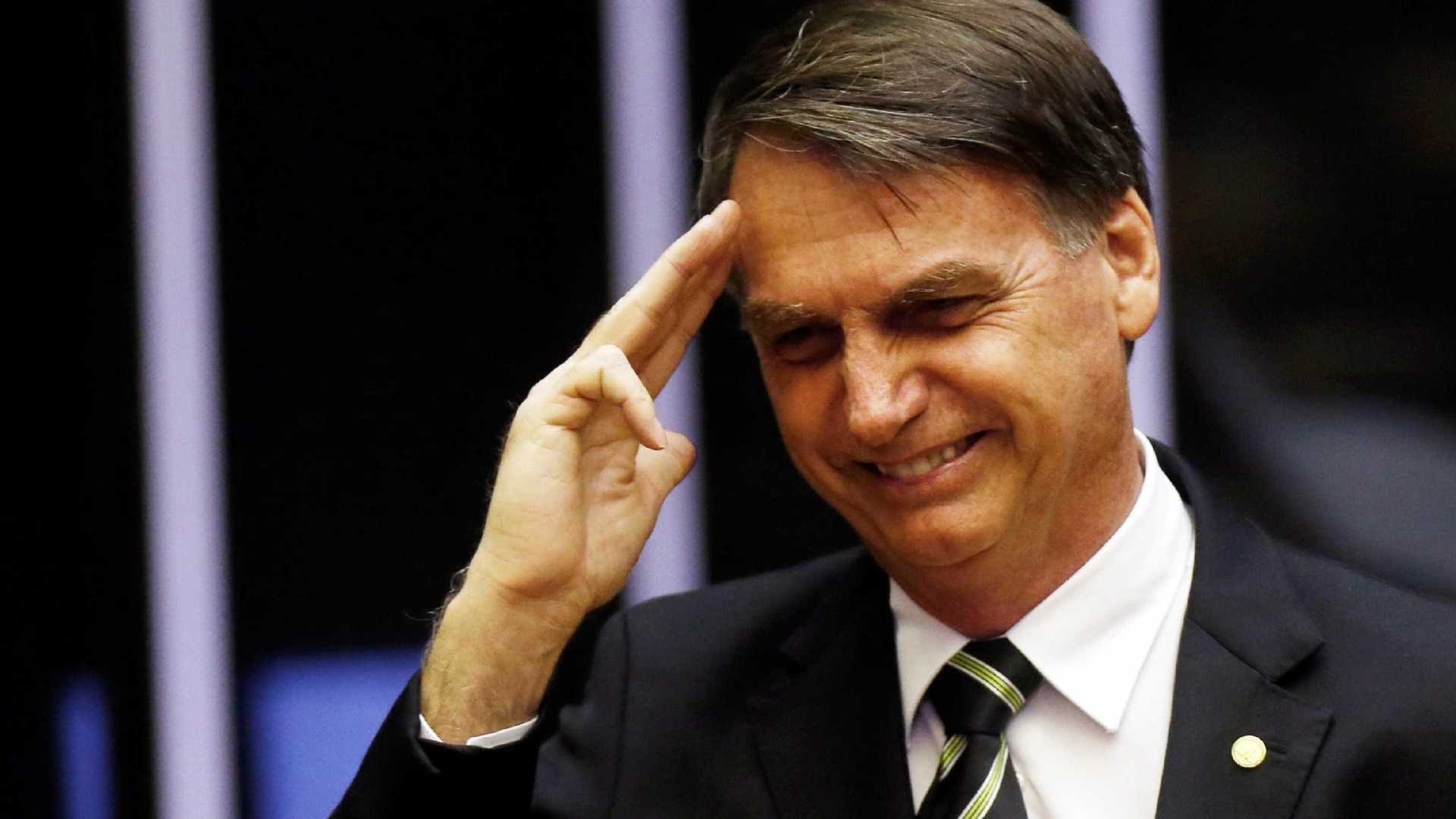 Bolsonaro deve inaugurar colégio militar que leva nome de seu pai