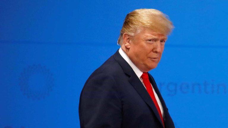 Trump vaiado no Congresso, taxas de juros e Previdência: comece o dia informado