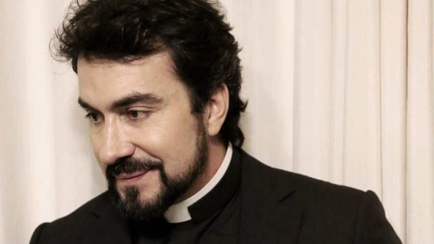 Fabio de Melo faz desabafo ao comemorar 17 anos de batina: ‘Cheguei a ouvir: é o pior entre todos’