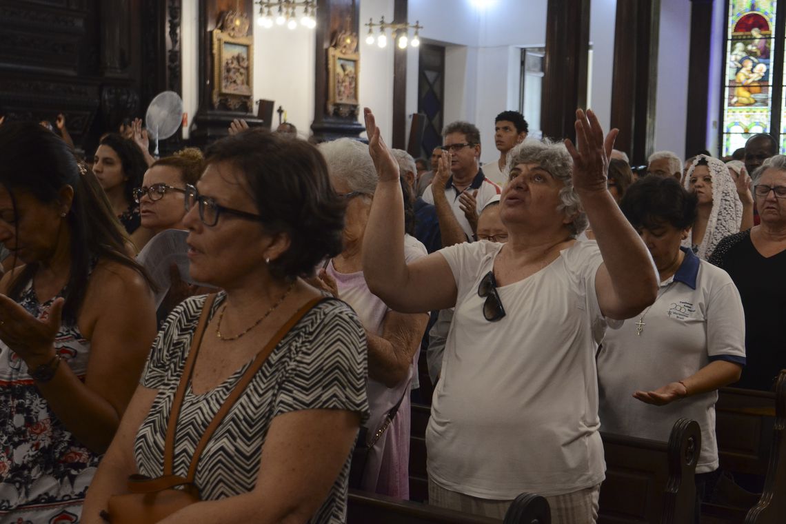 Catedral de Campinas celebra missa em homenagem às vítimas de ataque