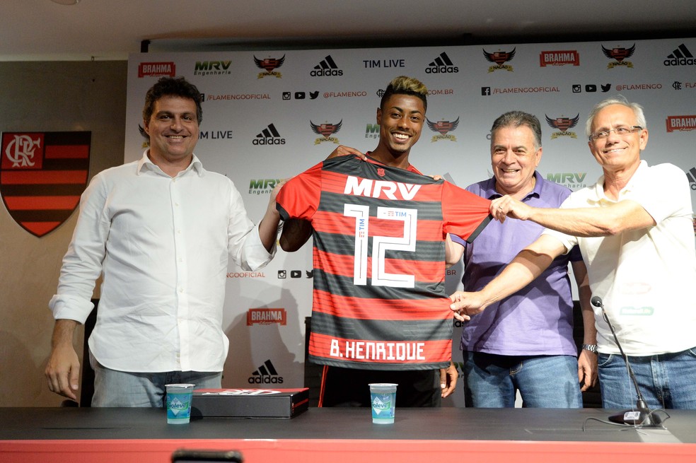 Fla apresenta Bruno Henrique, ex-Santos: ‘sou Mengão também’