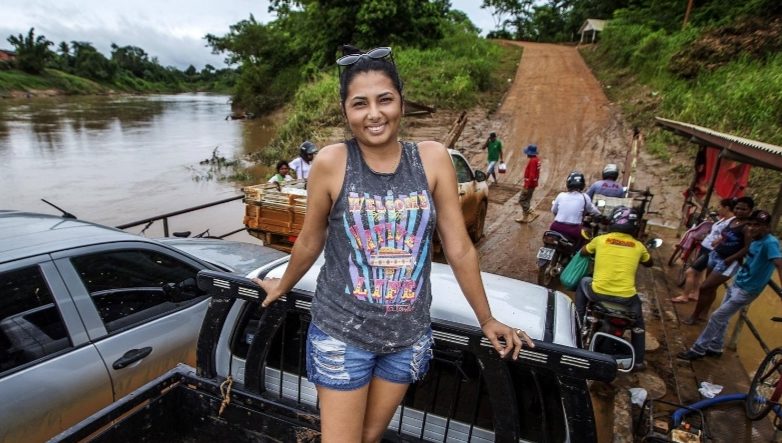 Única freteira no interior do Acre, jovem de 27 anos ganha destaque na imprensa nacional