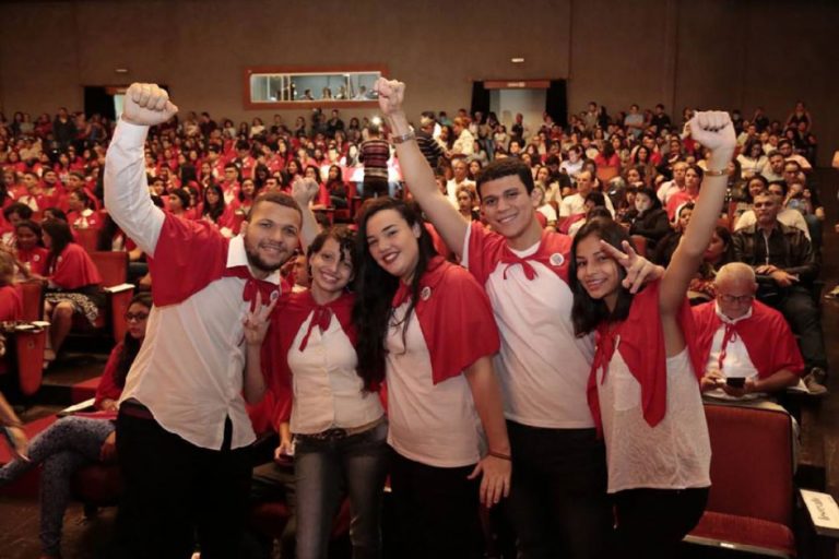 Centro de Línguas abre inscrições com mil vagas para cursos em Rio Branco; confira