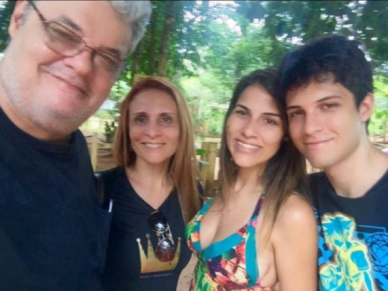 Família de médicos acreanos sofre acidente em viagem de volta do Peru para o Acre