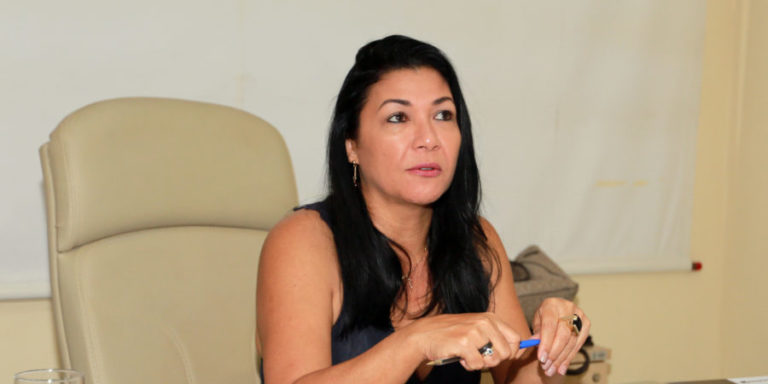 Sinhasique tem conta do Instagram roubada e alerta seguidores: “Tomem cuidado”