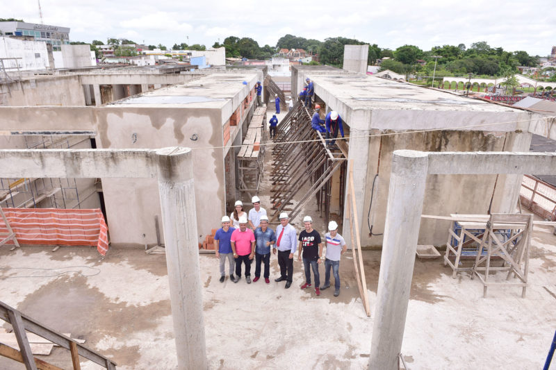 Prefeito em exercício, Antônio Morais visita obras do Shopping Popular