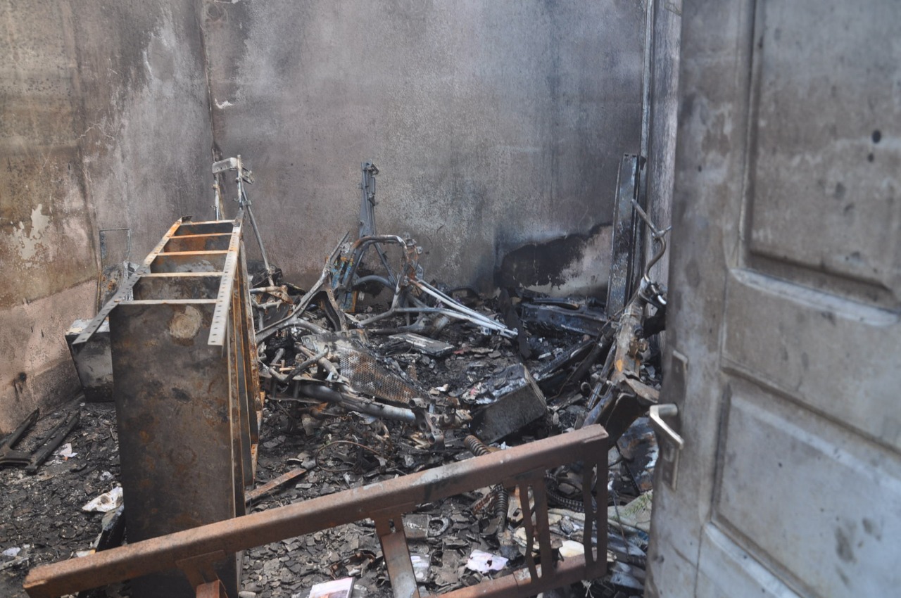 Incêndio supostamente criminoso destrói antigo depósito de delegacia em Rio Branco