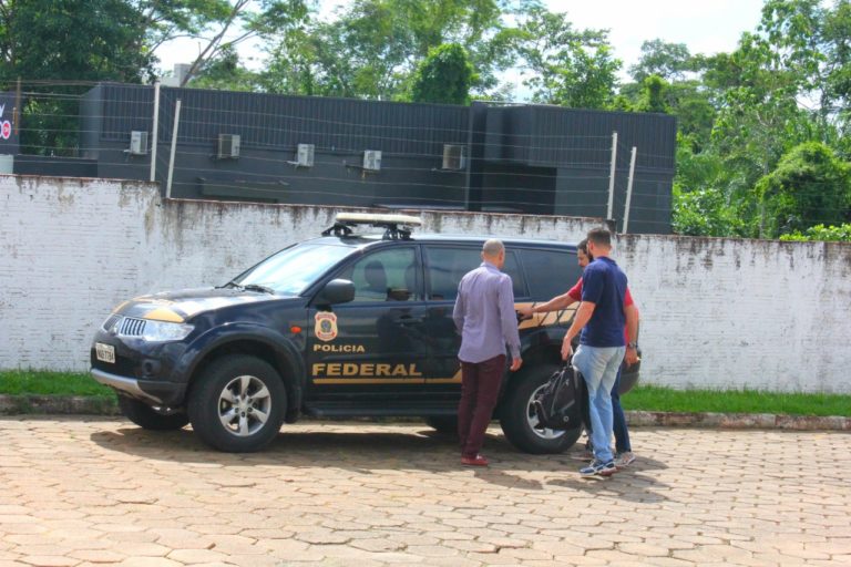Homem é preso pela PF ao tentar dar entrada em Conselho Regional de Medicina do Acre com diploma falso