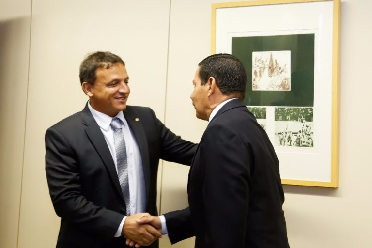 Bittar se reúne com Mourão e garante apoio na integração do Brasil com o Peru por meio do Juruá