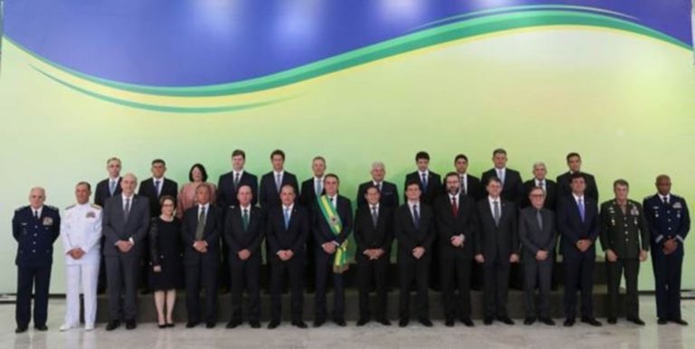 Primeira reunião ministerial de Bolsonaro e bastidores sobre posse do secretariado de Cameli: comece o dia informado