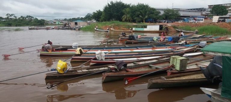 Cheia do Rio Juruá deixa 150 famílias sem energia elétrica em Cruzeiro do Sul