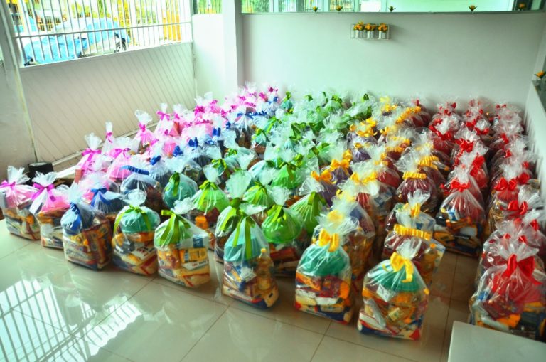 Projeto Criança Feliz entrega cestas básicas para mais de 150 famílias carentes da capital
