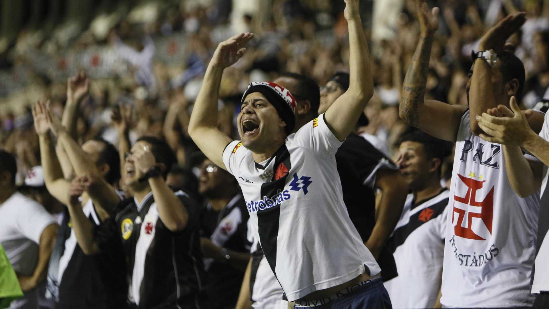 Vasco atinge 1/3 da meta com vendas de jogadores e prioriza dívidas