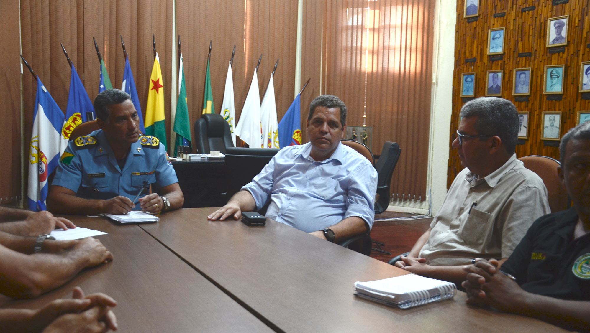 Educação e PMAC discutem criação de novos colégios militares e segurança nas escolas
