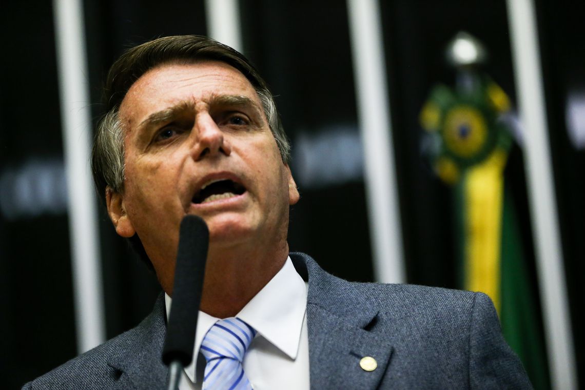 Parecer da Câmara diz que decreto de armas de Bolsonaro é ilegal