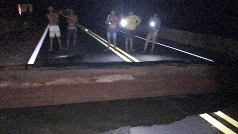 Trecho da BR-364 cede e rodovia é interditada totalmente; Acre está isolado via terrestre