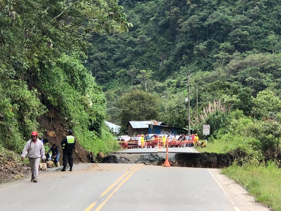 Parte da estrada que liga o Acre ao Peru desaba e trecho é interditado