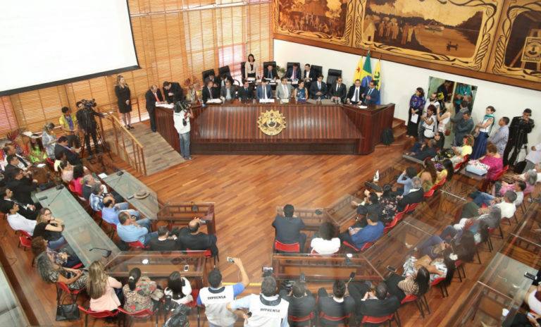 Projeto apresentado na Aleac quer tornar obrigatório o ensino de espanhol em escolas públicas