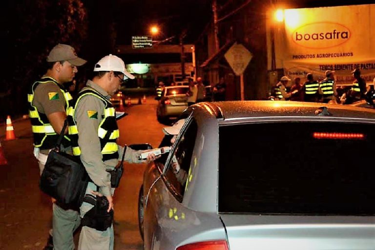 Grupos no WhatsApp alertam sobre blitz no Acre e acabam por contribuir com a criminalidade