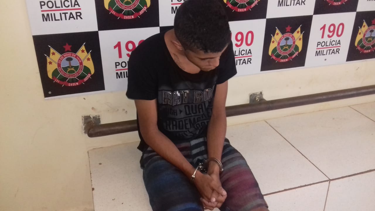 Homens da Rotam prendem acusado de tráfico de drogas no bairro Conquista