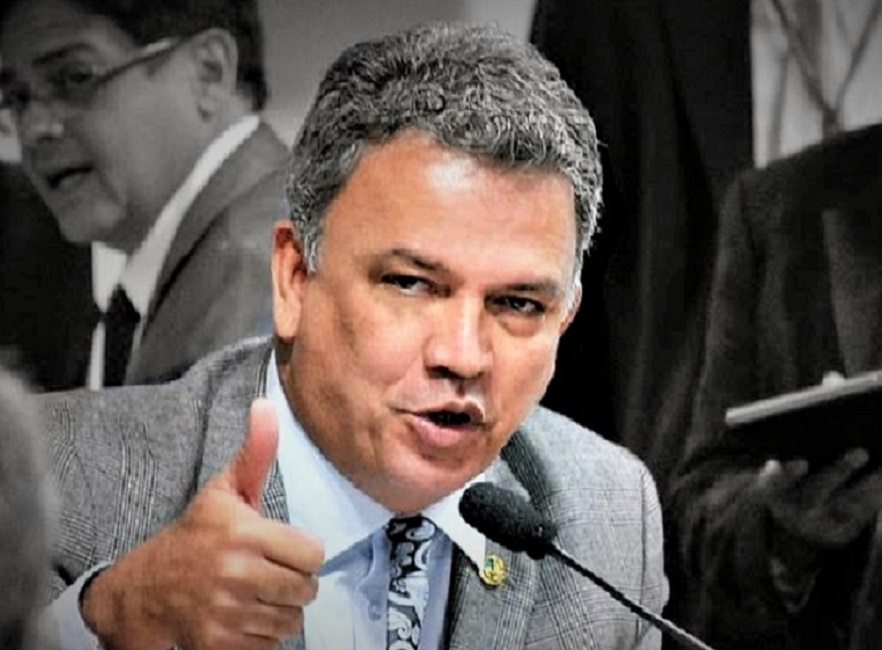 Petecão diz que 'não passa por sua cabeça' ser candidato ao governo do Acre em 2022 Petecão diz que ‘não passa por sua cabeça’ ser candidato ao governo do Acre em 2022