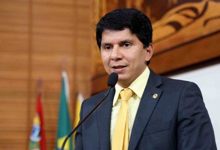 Onde estava o deputado Jenilson enquanto o PT nos depenava com ICMS de 25% sobre a luz?