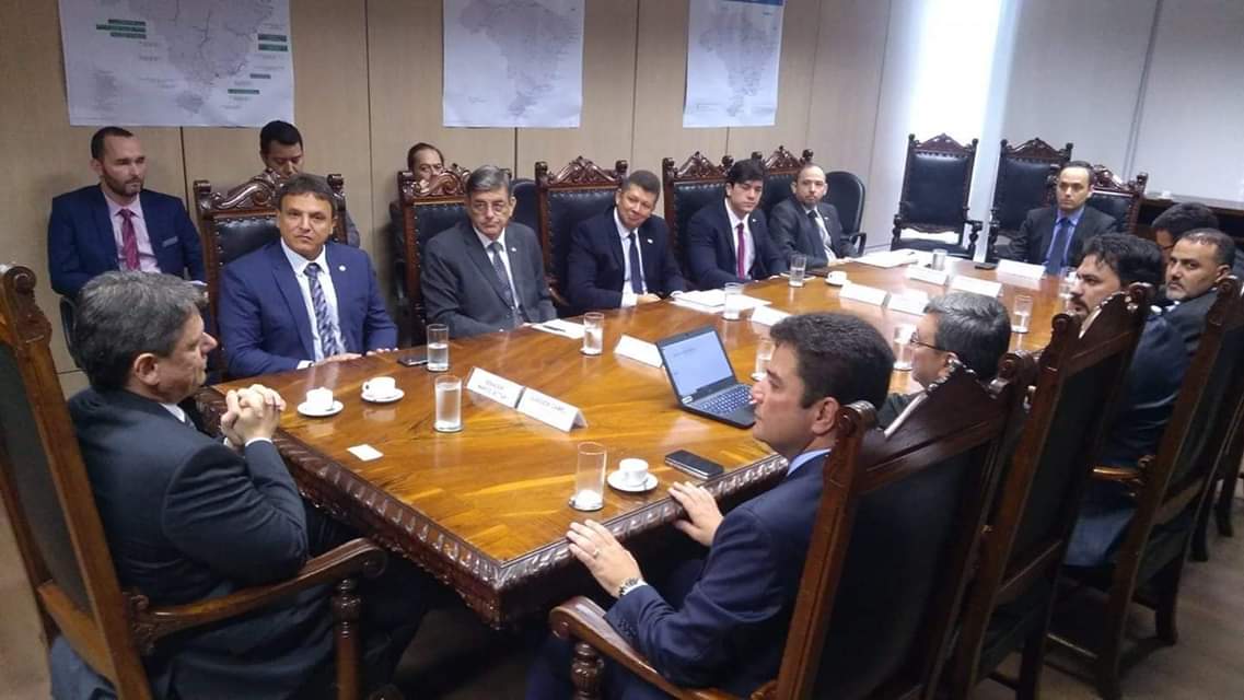 Gladson Cameli, Bittar e Ilderlei tentam viabilizar estrada Juruá-Peru em ministério