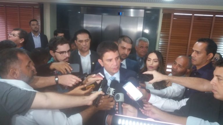 Gladson prestigia posse dos deputados na Aleac e fala de futuro e desenvolvimento