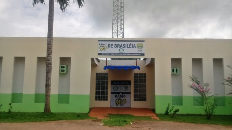 Rádio FM 90,3 na fronteira: um toque de gestão na Aldeia de Brasileia